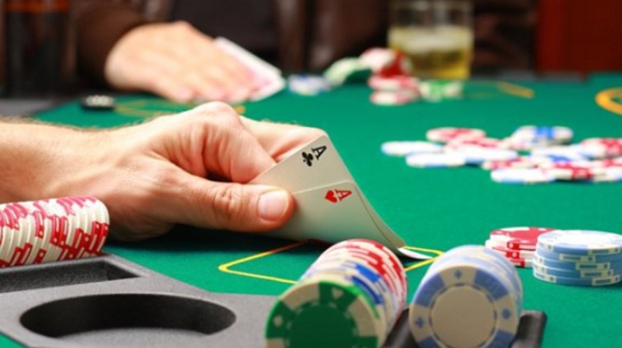 Bí quyết chiến thắng khi chơi Poker F8bet